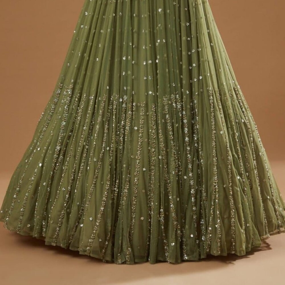 LEHNGA - Picture 3 of 7